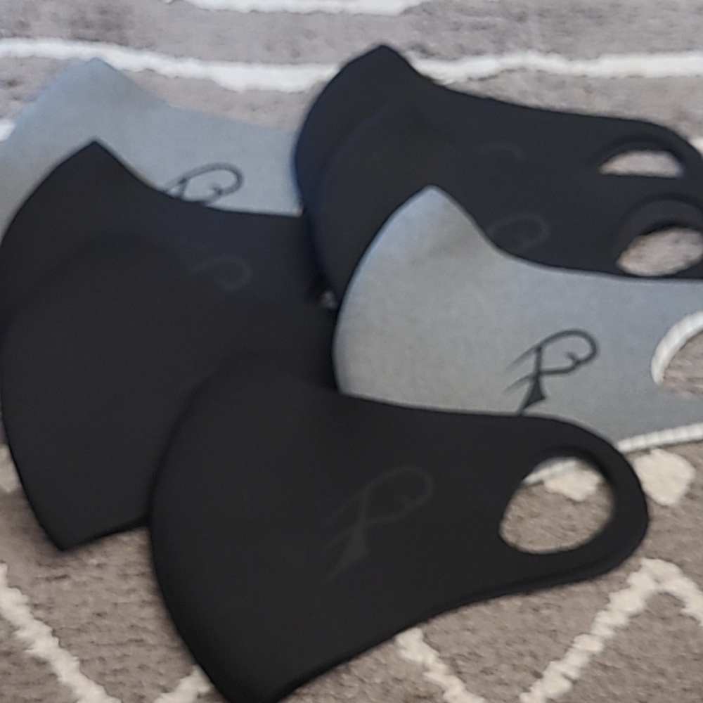 Size L Black and Grey Reusable Masks